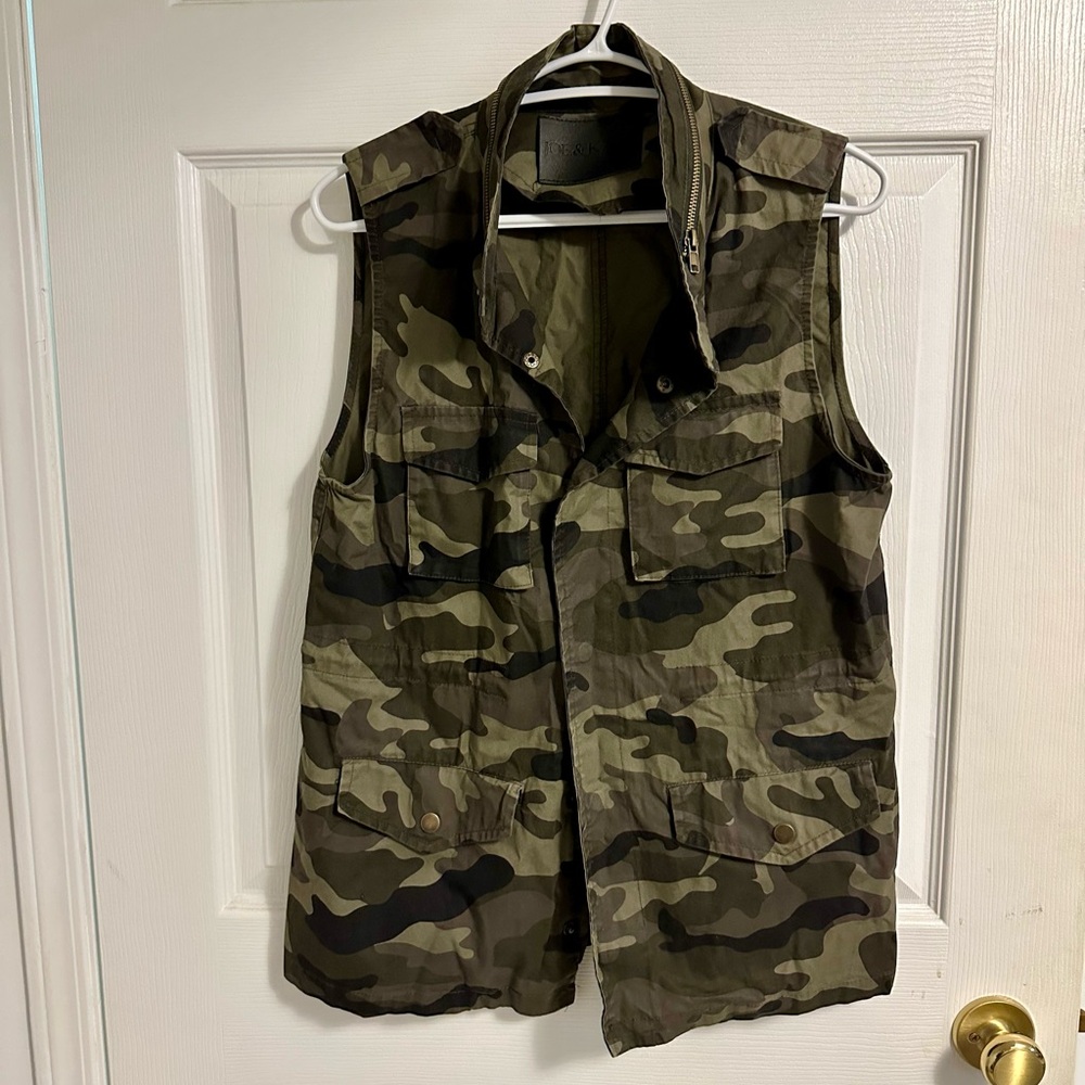 Camouflage Sleeveless Vest